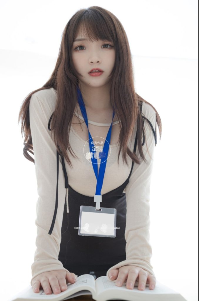 图片[2]-次元社区今天留下来补课（桌下视角）-次元社区次元社区